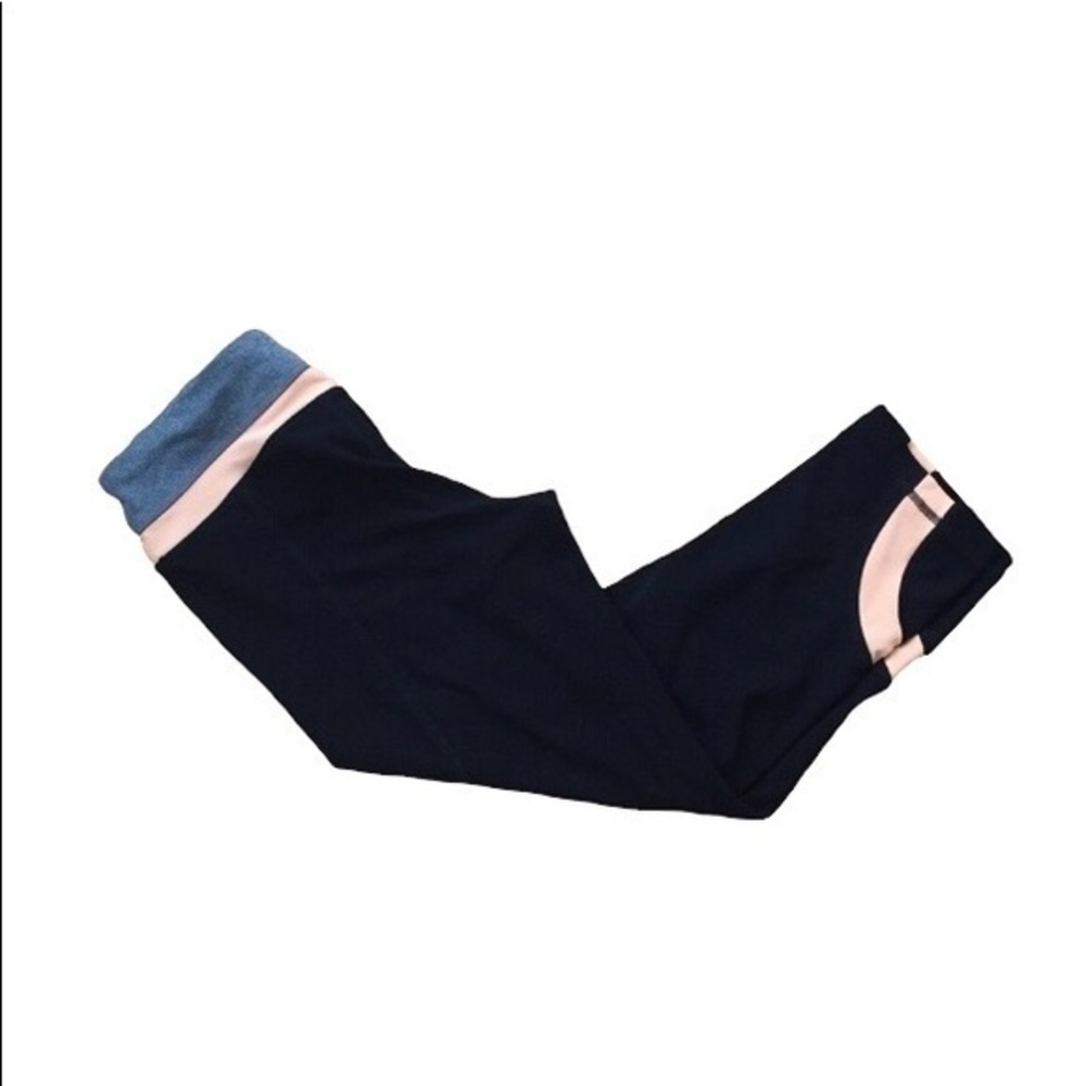 Cropped yoga pants